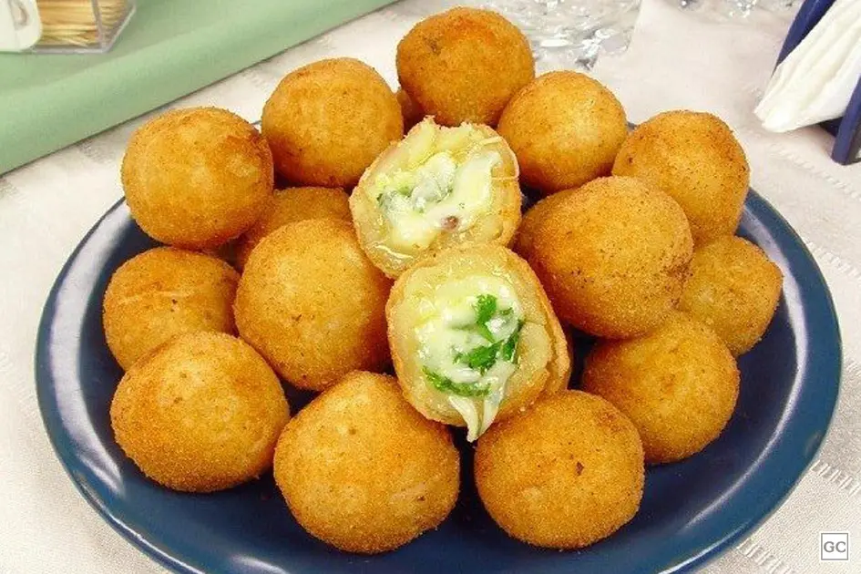 25x Bolinhas de Queijo Quente